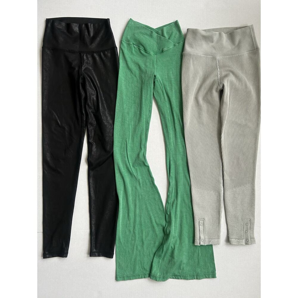 Offline By Aerie XS Real Me Hi Rise Flare Green + Gray Legging + Black Legging